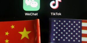 الحظر الأمريكي على تنزيل تطبيقات TikTok و WeChat